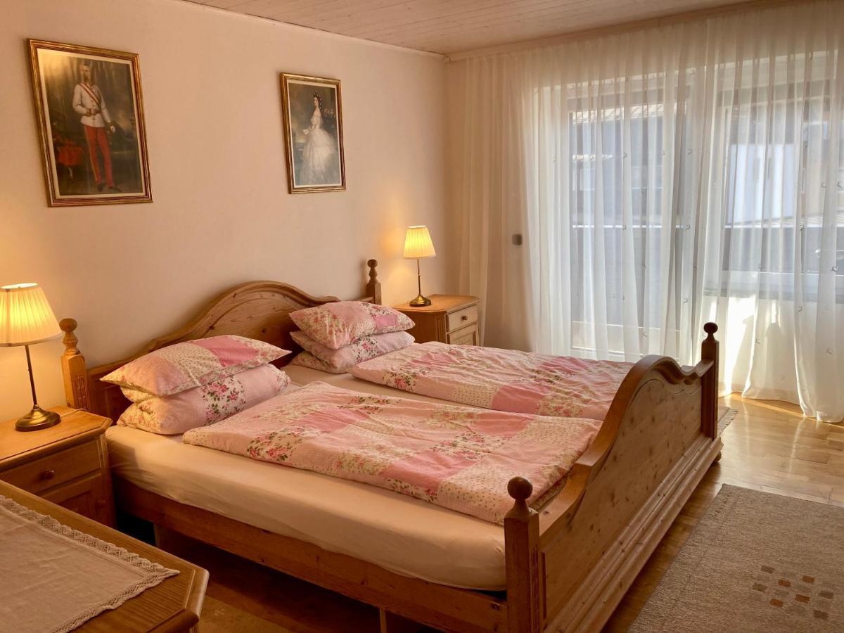 Cosy Apartment Bad Ischl In Quiet Residential Area - Newly Renovated Exterior foto